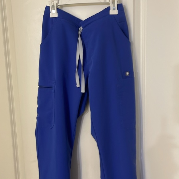 Figs retired color, MINT cond. 2 piece set in denim blue size small and XS tall - Picture 3 of 7